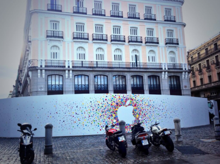Por fin: La Apple Store de Puerta del Sol amanece con el anuncio oficial en su muro