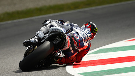 Motorpasión a dos ruedas: Jorge Lorenzo gana en casa de Valentino Rossi y asistimos al Strada Experience