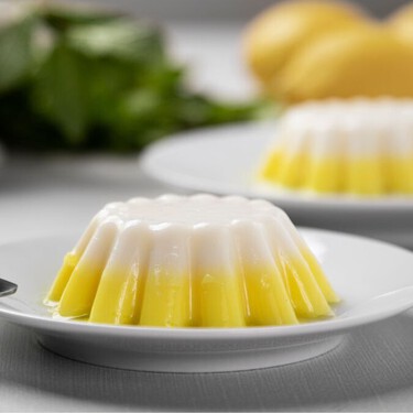 Gelatina mosaico de limón cremosa con 2 ingredientes y para preparar en 15 minutos