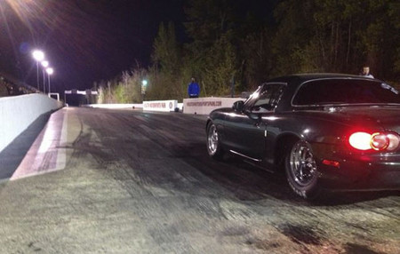 Un Mazda MX-5 eléctrico anima las carreras Drag estadounidenses