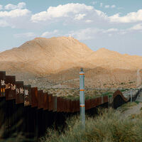 Trump pidió pintar el muro entre EUA y México de negro para que sea más difícil escalarlo. Nadie asegura que funcionará 