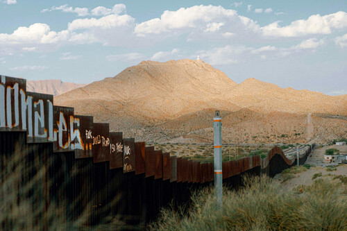 Trump pidió pintar el muro entre EUA y México de negro para que sea más difícil escalarlo. Nadie asegura que funcionará