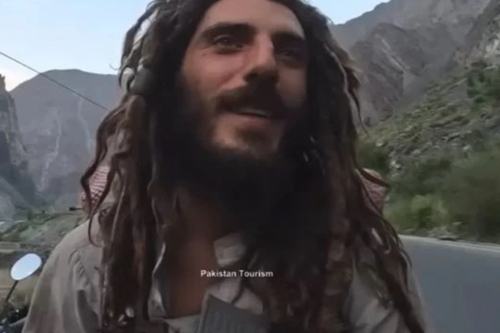 Axel Pons leva vida de eremita, guiado por uma espiritual | YouTube/Turismo no Paquistão