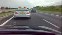Persiguiendo a un Safety Car Mercedes CLK DTM AMG por la autopista