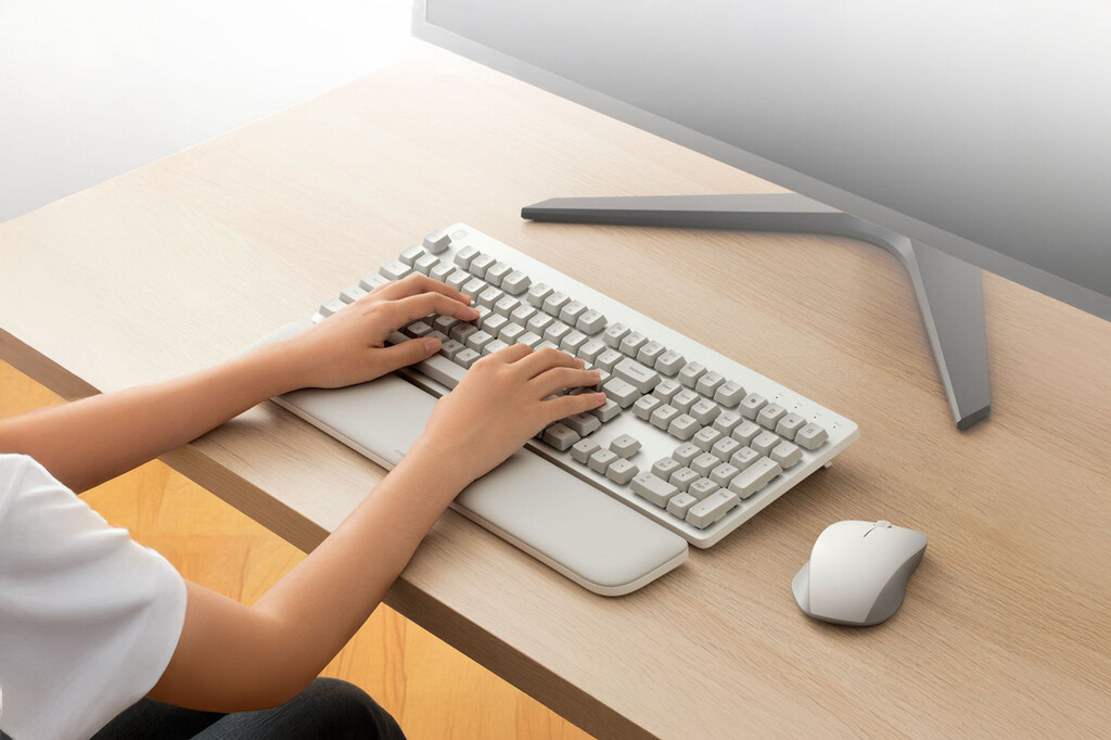 A Xiaomi se le ha ido la cabeza con su último lanzamiento en China: este combo de teclado y ratón cuesta menos de 20 euros y es una locura 