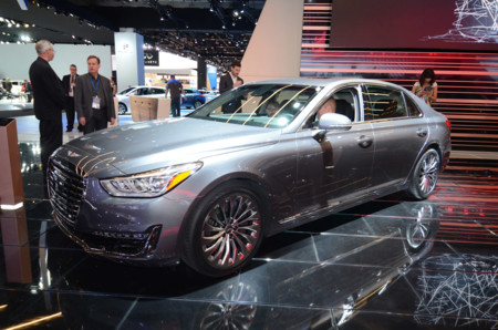 Hyundai Genesis G90