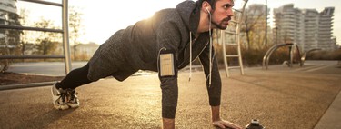 Pike push up: el ejercicio de calistenia para principiantes que aumenta la fuerza y masa muscular de tus hombros