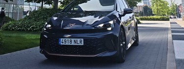 Probamos el renovado CUPRA Born: un coche eléctrico prestacional y con una calidad brutal que deja ver su precio