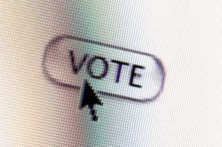 El PSOE de Castellón y el Ayuntamiento de Sevilla quieren referendos por internet