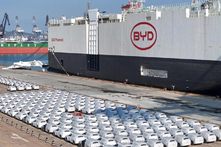 O México queria deter os chineses com tarifas sobre seus carros. A China foi mais rápida: já importou quase todos os carros que venderá em 2026.