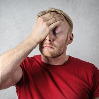 El mal hábito que haces todos los días y está afectando tu memoria sin darte cuenta