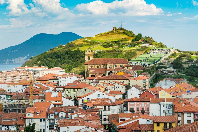 Ni Comillas ni Santillana: el pueblo pesquero casi desconocido de Cantabria para disfrutar de paseos tranquilos con esencia medieval