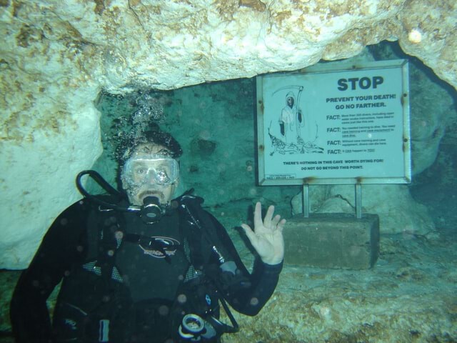 El pozo de Jacob: el sistema de cuevas submarinas más peligroso del mundo  en el que te puedes bañar