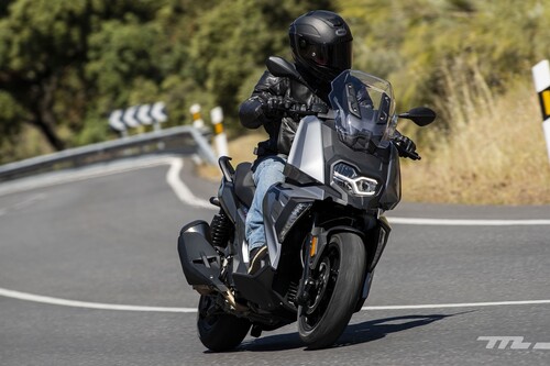 Probamos el BMW C 400 X: el mismo scooter urbano para el carnet A2, ahora con una mejor puesta en escena y un plus de equipamiento