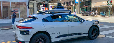 Qué hacer cuando un robotaxi ya no da más de sí: el ambicioso plan de Waymo para convertir sus baterías en gigantescos 'powerbanks' solares  
