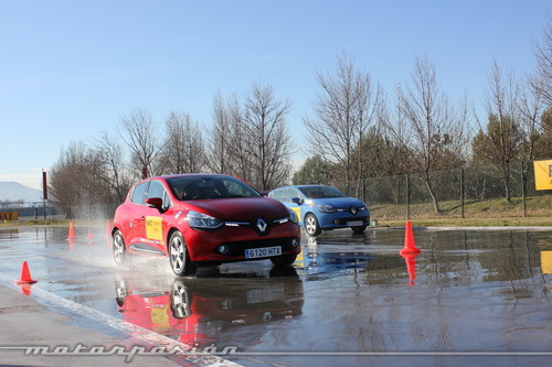Neumáticos de invierno vs. neumáticos de verano, comparativa a pleno sol y sin necesidad de nieve