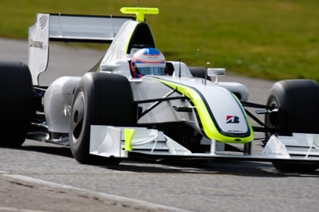 El BGP001 de Brawn GP empieza sorprendiendo