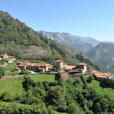 La aldea medieval que se quedó congelada en el pasado: el pueblo más bonito de Asturias, con permiso de Cudillero