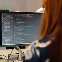 Si le preguntamos a los españoles cómo se sienten sobre la IA, la respuesta es sencilla: más productivos