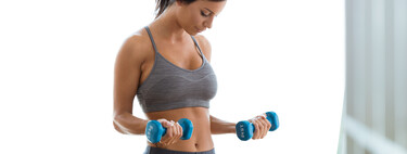 Por qué entrenar fuerza con pesas es lo mejor que puedes hacer a partir de los 40 si quieres mantener los huesos fuertes
