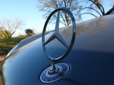 Mercedes-Benz venderá sus coches por Internet