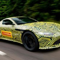 Aston Martin nos muestra las primeras imágenes del nuevo Vantage, aunque bajo mucho camuflaje