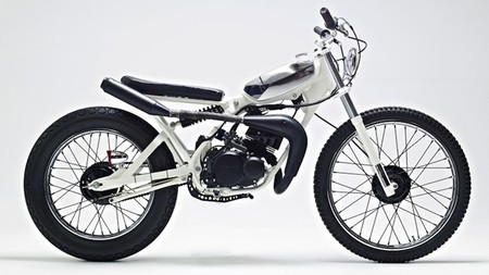Yamaha DT50 MX Cocaine White, blanca y rápida