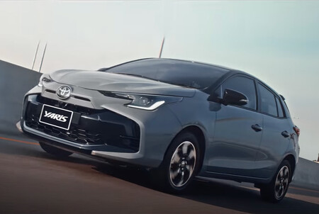 Toyota Yaris Hatchback 2024 3b
