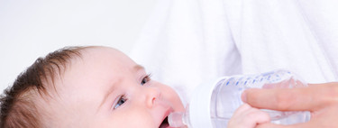 ¿Cuándo empezar a ofrecer agua a los bebés y cuánta?