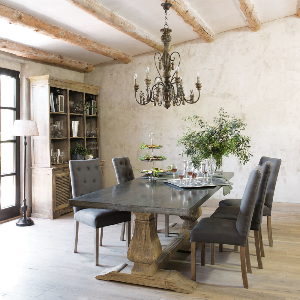 Estas siete mesas de comedor seguro que te aclaran cómo decorar el tuyo