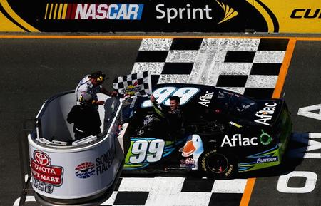 Carl Edwards se hace con la primera victoria rutera
