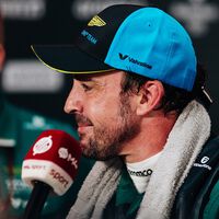 "Lewis Hamilton juega con sus propias normas". Fernando Alonso explota tras la última decisión polémica de la FIA 