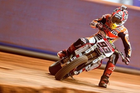 Marc Márquez se fractura la pierna derecha en un entrenamiento