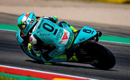 Dennis Foggia pone más pimienta al mundial de Moto3 dominando los libres en MotorLand