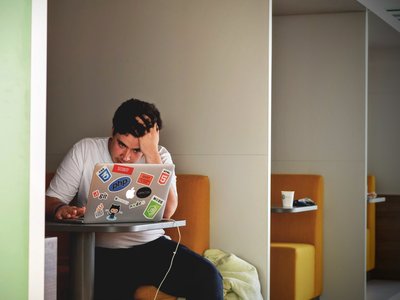 Esto es un problema, más del 60% de todas las webs en Internet usan una versión de PHP que estará muerta a final de 2018