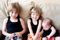 Cuando el tercer hijo nace, el segundo (también) crece de golpe‏