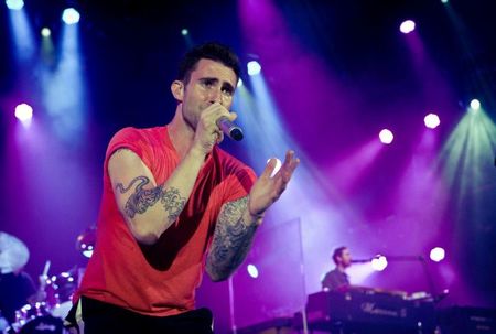Adam Levine estrena canción, ¿para cuando la carnaza, o sea, el vídeo?