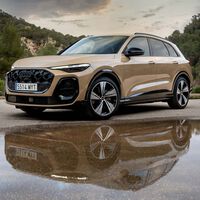 Probamos el Audi Q5: un comodísimo SUV con motores diésel y gasolina etiqueta ECO que me hace replantearme si las berlinas siguen siendo lo mejor para viajar