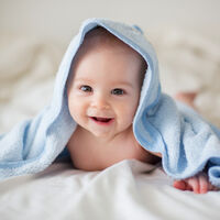 Las mejores canastillas con productos para regalar a un recién nacido