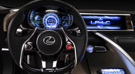 Toyota se quiere saltar a las operadoras para su coche conectado, investiga en comunicación vía satélite