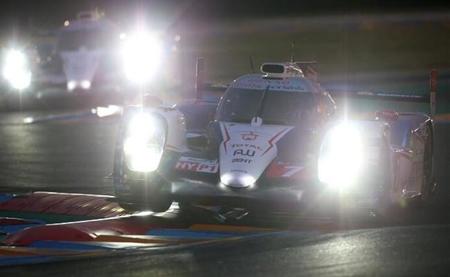 24 horas de Le Mans 2014: Toyota lidera, Audi acecha