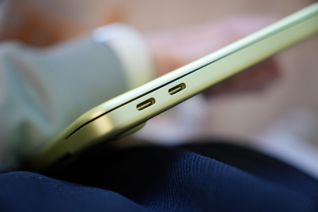 El MacBook Neo gasta tan poco que es el mecherito de los Mac. Requisitos, trampas y nuestra recomendación si buscas su cargador