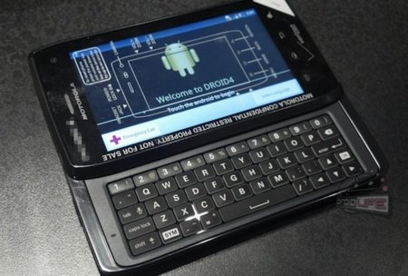 Motorola Droid 4, ¿un Razr con teclado?