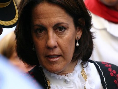 680 euros de multa por llamar "hija de puta" en una red social a la alcaldesa de Pamplona