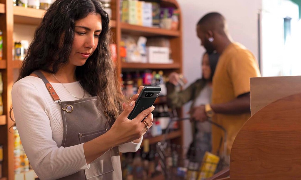 El Google Pixel 8 a la conquista de la gama alta y los precios: Amazon lo tiene en oferta y lo puedes tener antes de Navidad 