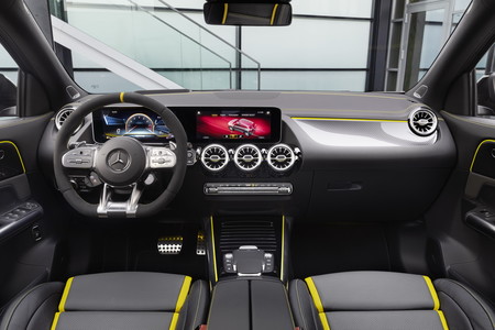 Mercedes Amg Gla 45 2021 23