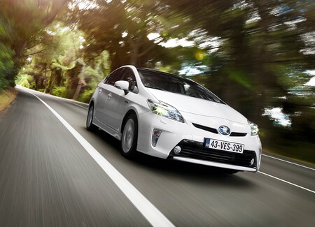 Toyota Prius 2012 1600 02