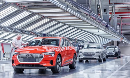 Los cuellos de botella ahogan al Audi e-tron: la firma detiene temporalmente la producción del SUV eléctrico en Bruselas