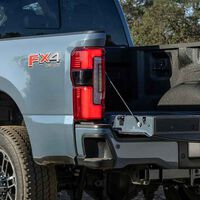 Ford pensó que sería buena idea meter los sensores de ángulo muerto en los pilotos traseros de sus pick-up más populares. Se han convertido en una golosina para ladrones y una pesadilla para los propietarios