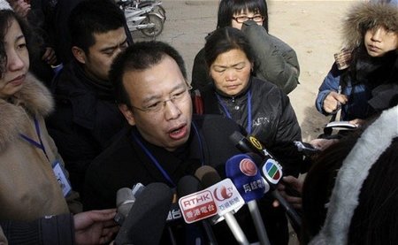 Activista que denunció la leche contaminada en China, encarcelado